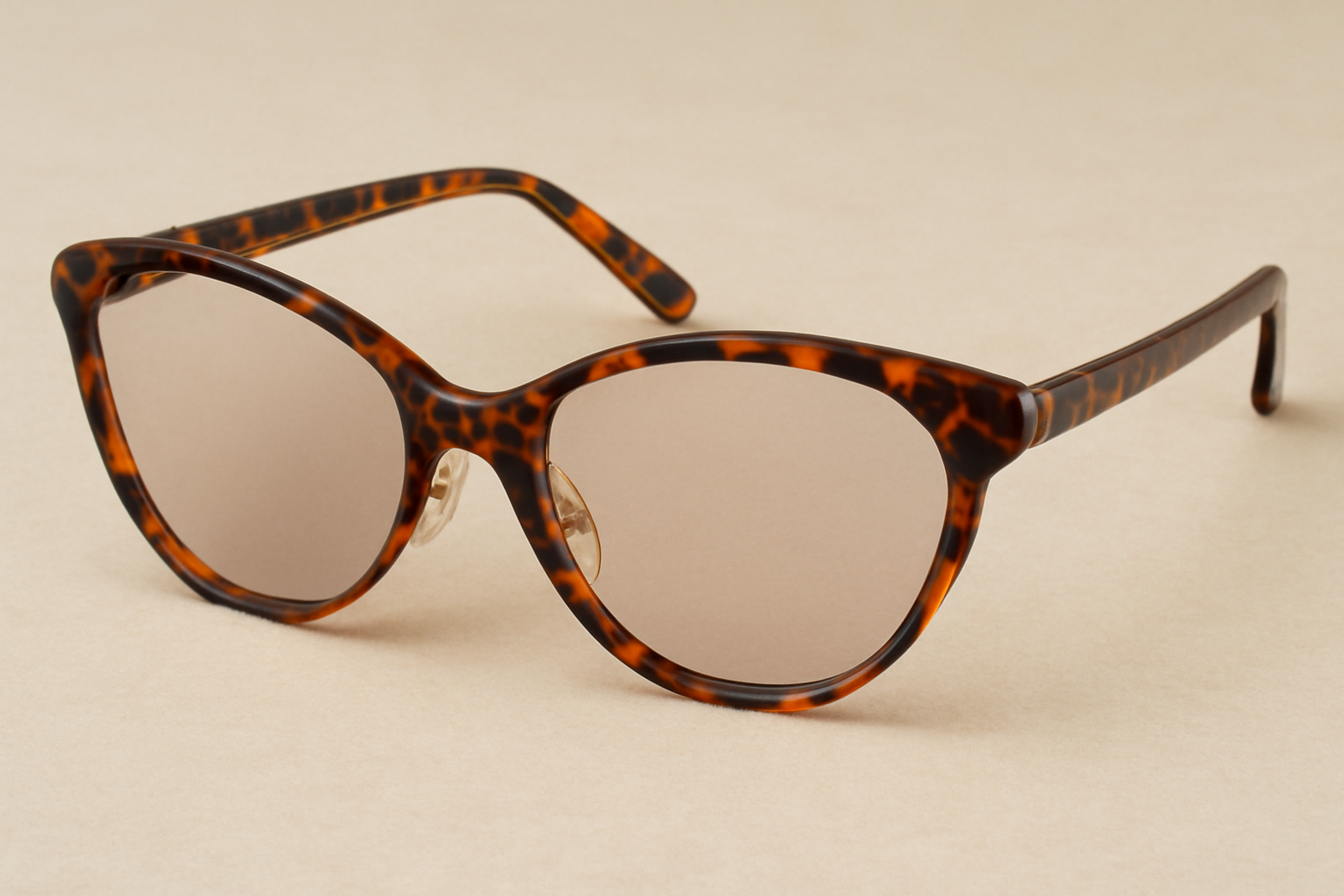 بهترین عینک آفتابی طبی زنانه