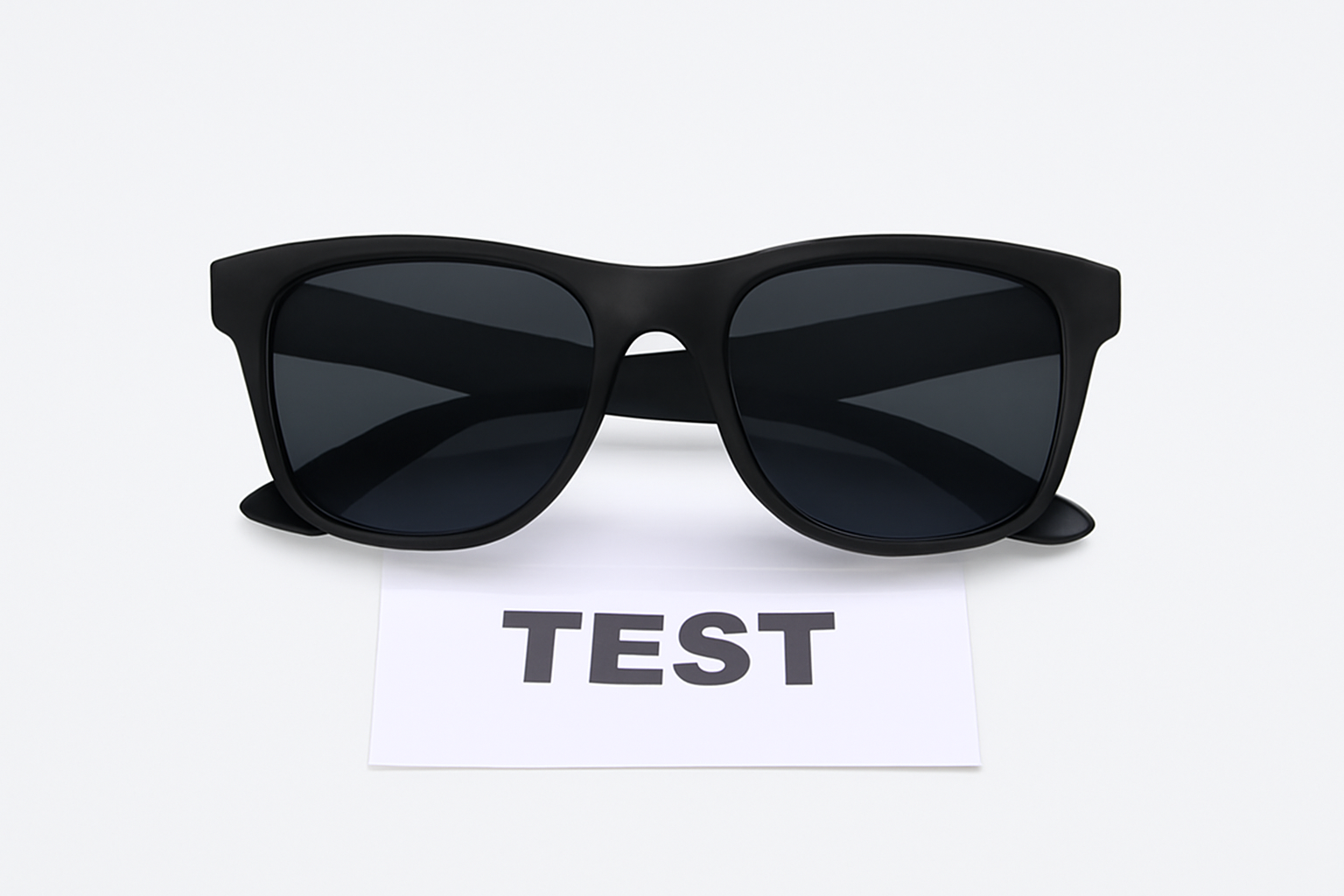 روش‌ تست عینک آفتابی